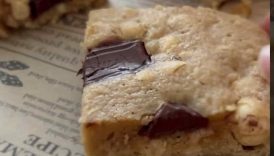 Chocolate hazelnut blondies! So good 😩 #baking #blondies #chocolate