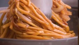 Basic stir-fried noodles with beansprouts