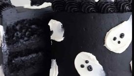 I made a vegan version of my favorite dye-free black velvet cake recipe! 👻 #vegan #cake #halloween
