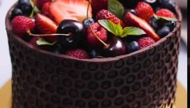 Chocolate And Berries Cake #shorts #ChocolateCake #viralrecipe