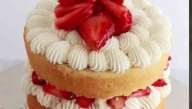 Extra tall strawberry shortcake layer cake + piped whipped cream frosting 🍓 #cakedecorating #cake