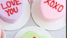 These mini conversation heart cakes turned out so cute for Valentines 🥹 #heartcake #cakedecorating