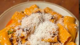 Chili Oil Vodka Pasta #tablefortwo #tablefor2 #shorts #chilioilvodkapasta