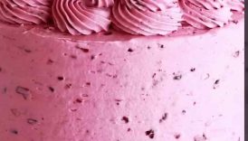 Blackberry Crisp Layer Cake 💜✨ recipe at sugarandsparrow #cake #dessert #cakedecorating