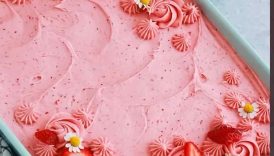 Made my fave strawberry layer cake recipe as a sheet cake and 🤩 recipe at sugarandsparrow #cake