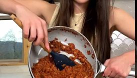 This vegan casserole has over 100G of protein 💪🏼💥 #shorts