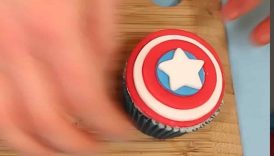 Captain America Fondant Cupcake Decoration: Instagram Cupcake Ideas | #viralrecipe #hooplarecipes