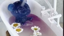 Butterfly Pea Changing Color Bathtub Drink! #shorts