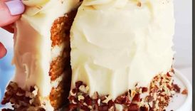 This SMALL BATCH carrot cake serves 2-4 people + is perfect for a mini celebration 🥳 #minicake