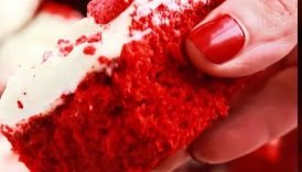 Turns out my favorite red velvet layer cake recipe bakes up perfectly as a sheet cake 😍 #redvelvet