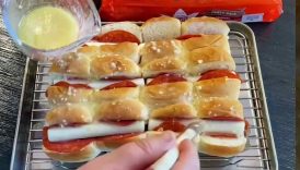 Razorback Pizza Sliders 🔥🔥 #youtubeshorts #easyrecipe #pizza