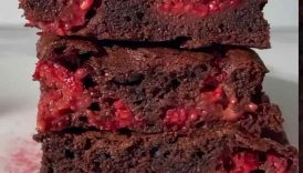 Raspberry Brownies are ultra-rich and fudgy 🍫 #brownie #brownies