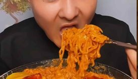 🤤sticky turkey noodles 🍜with bone less chicken 🍗.#mukbang#asmr#noodles#food#@chinesfood9696