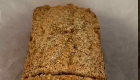 Banana and coconut streusel loaf cake! 🍌🥥 #baking #bananabread #bakingtherapy #shorts