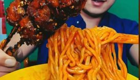 Asmr Delicious meat balls , noodles and black egg’s😋🤤.#mukbang#shortsfeed#short#asmr#@chinesfood9696
