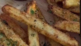 Crispy airfryer potato fries #snackresipes #easysnacks #potatorecipes #eveningsnacksrecipe