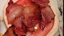 What kids ate this morning # milk and bacon hamburger培根汉堡