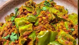 💚 Besan Mirch ke Tipore | Spicy Rajasthani Mirch Recipe | Easy Besan Mirch #shorts