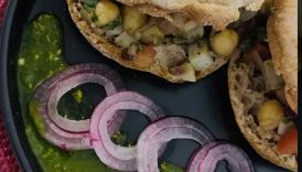 Street style Chole meets English muffin! #shorts #streetstyle #youtubeshorts #englishmuffins #recipe