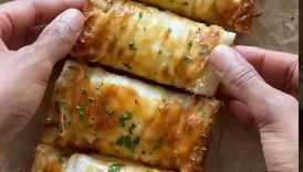 cheesy roasted garlic bread 🧀🧄