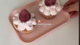 Strawberries & cream cupcakes ❤️🍓 #baking #strawberry