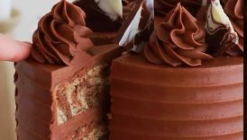 This Chocolate Vanilla Marble Cake is so fun to make and the slices are 😍 comment for recipe #cake