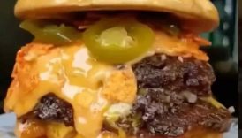 How to make a delicious Triple cheeseburger 🍔