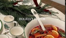 The perfect drink to serve if you’re hosting for the holidays 🍾🎄🍊✨ recipe in the comments!
