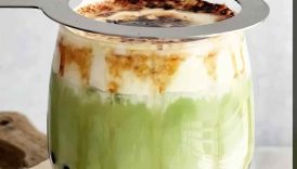 Making a matcha brûlée boba drink 🧋