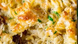 Creamy Chicken Alfredo Pasta Bake