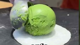This Girl Makes Traditional Mochi Ice Cream