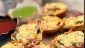 Cheesy Mini Bread Bites | 5-Minute Pizza Cups | Snack Recipe #shorts