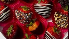 How to Make Chocolate Covered Strawberries 🍓🍫