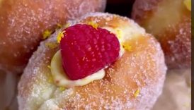 Raspberry and cream donuts ☁️✨⁣ (recipe in description)