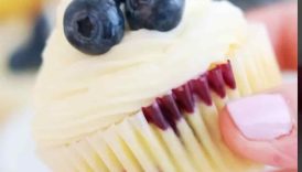 The fluffiest bakery-style lemon blueberry cupcakes!! Recipe at sugarandsparrow #cupcakes #yum