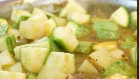 Ground Beef, Calabacitas + Salsa Verde = the most delicious combination #mexicanrecipes #picadillo