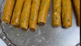 PROFESSIONAL TARIKA SHAHI ROLL BANANE KA#chickenroll #ramzan #ramzanrecipes #ramzanspecialrecipes