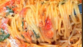 Irresistible One Pan Tomato Pasta Magic!