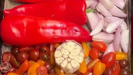 This Easy Pepper & Tomato Pasta Will Change Your Life