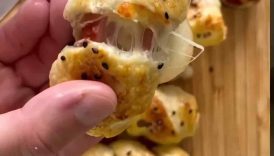 Yummy cheesy hot dog| easy and tasty snacks #snackresipes #easysnacks #italianfood