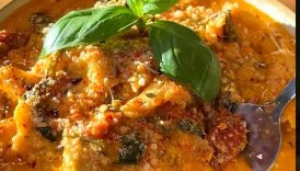 Creamy Tortellini Soup Recipe 🍲 Delicious One-Pot Tomato & Spinach Meal! quick & easy