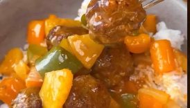 Sweet & Sour Meatballs! On sailorbailey #food #foodie
