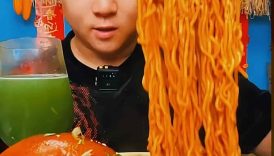 Asmr Delicious🤤😋 and spicy 🍜 with pork 🐖🥩! #mukbang#asmr#shortsfeed#shorts#short#@chinesfood9696