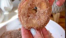 Apple donuts for all your sweet cravings this fall 😋🍎