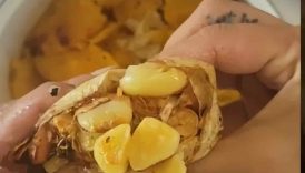 ROASTED GARLIC & BUTTERNUT SQUASH SOUP #soupseason #comfortfood #winterrecipe #shortsvideo #ytshort